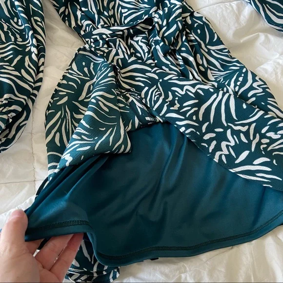 Nordstrom Rack Dress, Size 10. Like new. Worn once. It has pockets!!! - Picture 8 of 9